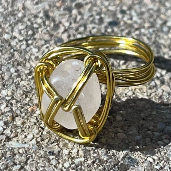 QUARTZ WIREWRAPPED GEMSTONE CHUNKY RING - Picture 1 of 5